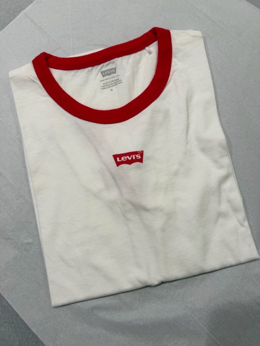 LEVIS Women’s t shirt